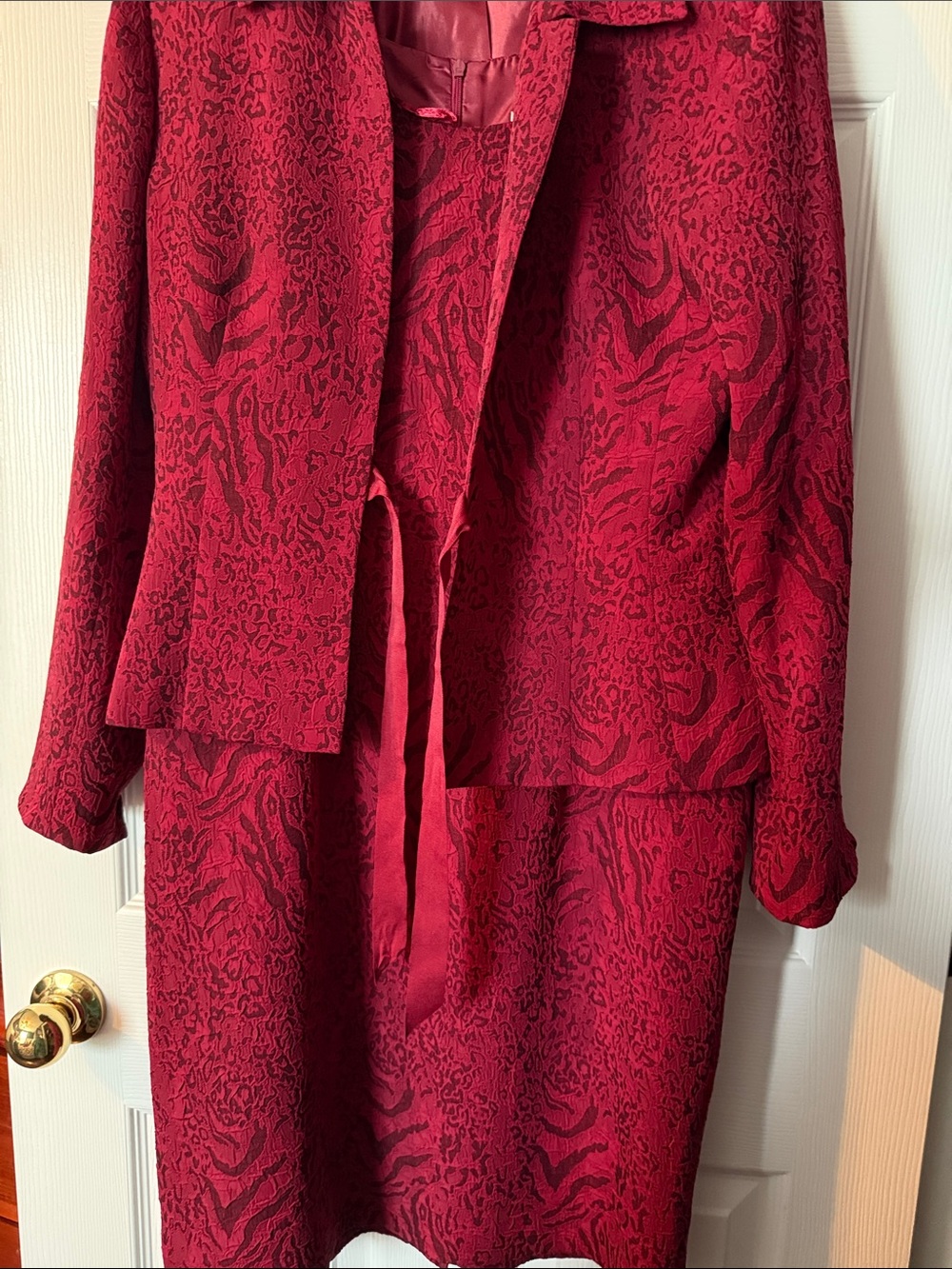 Women's Red Textured Two-Piece Jacket & Skirt Set